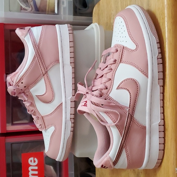 Nike Dunk Low - Picture 2 of 6